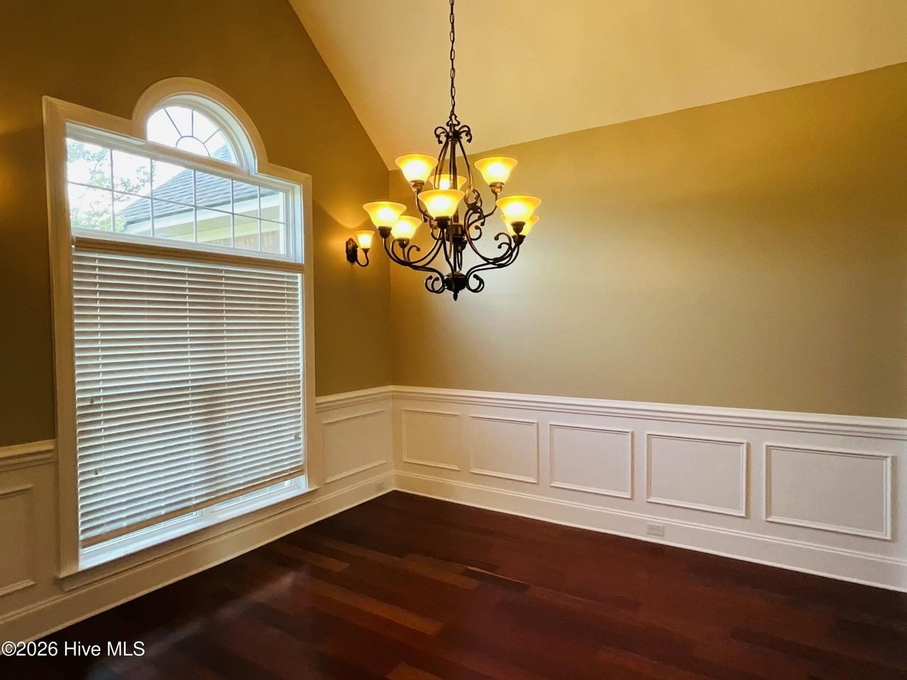 4746 Billie J Dr - Photo 4 of 28