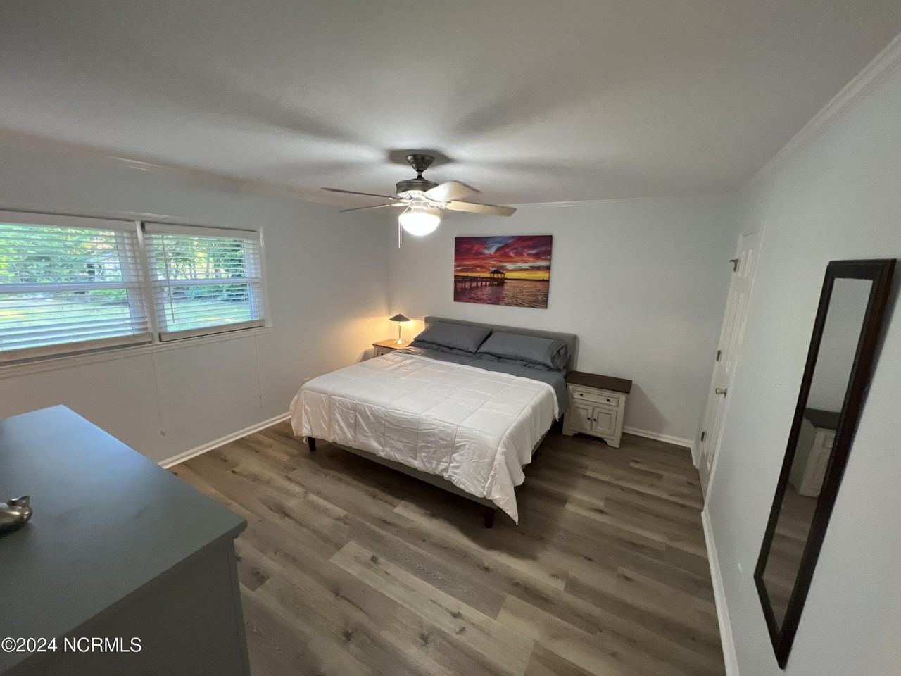 518 Rose Ave - Photo 6 of 12