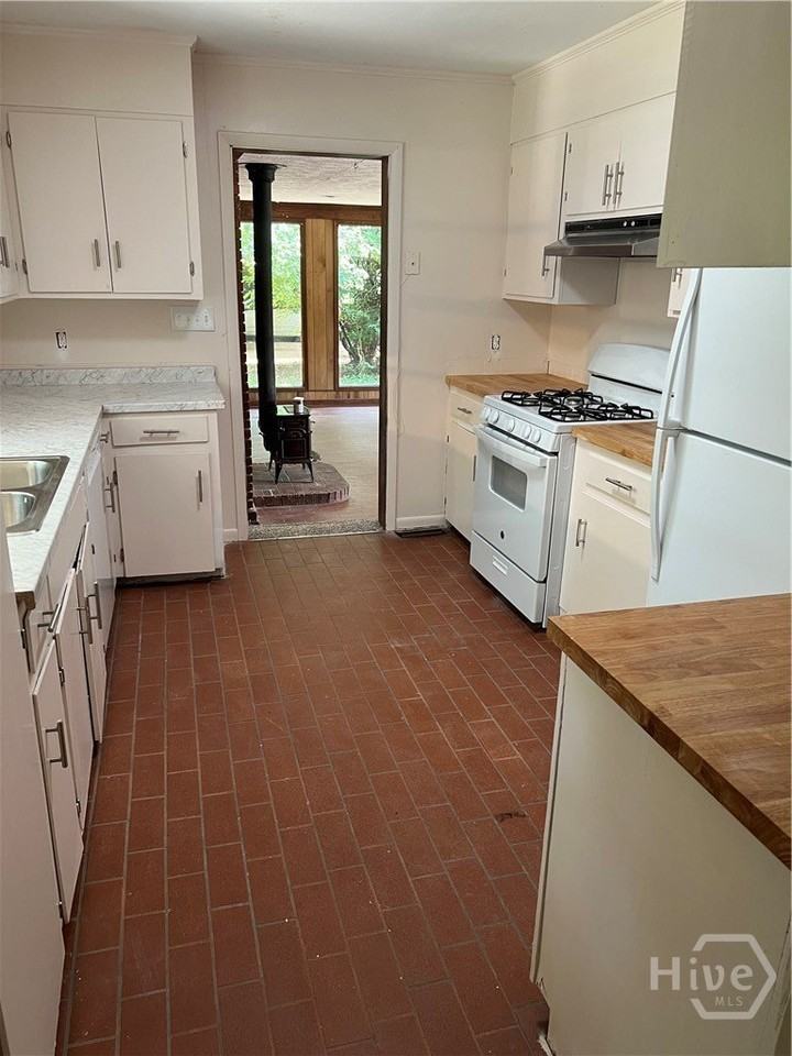 255 Vista Dr - Photo 3 of 13