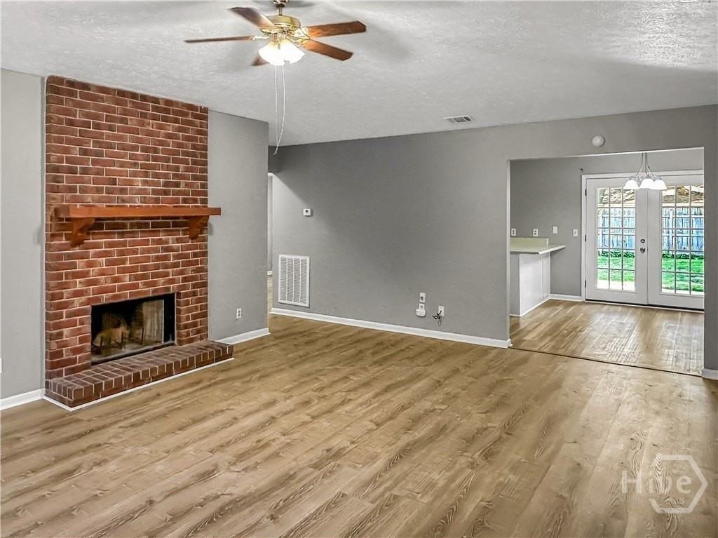 254 Bordeaux Ln - Photo 3 of 27