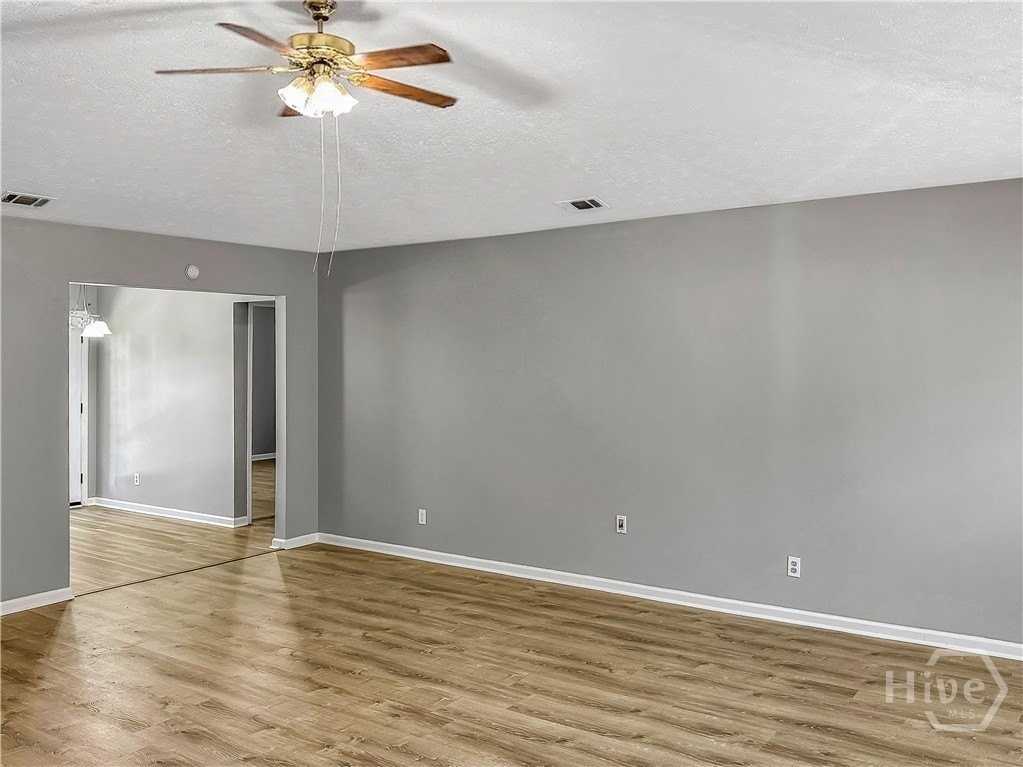 254 Bordeaux Ln - Photo 5 of 27
