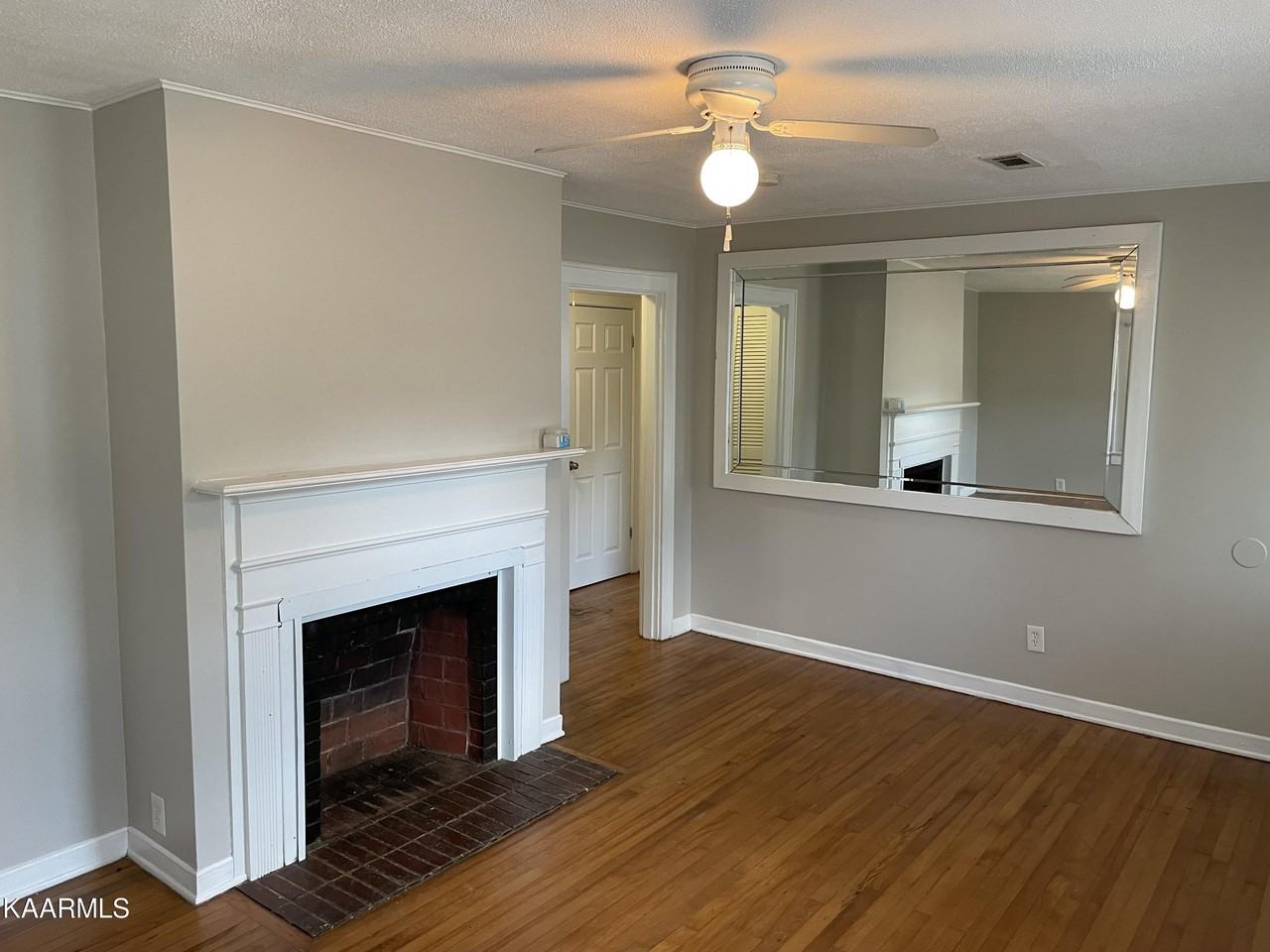 2314 Coker Ave - Photo 3 of 23