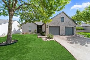featured image of 1008 Edinburgh Dr