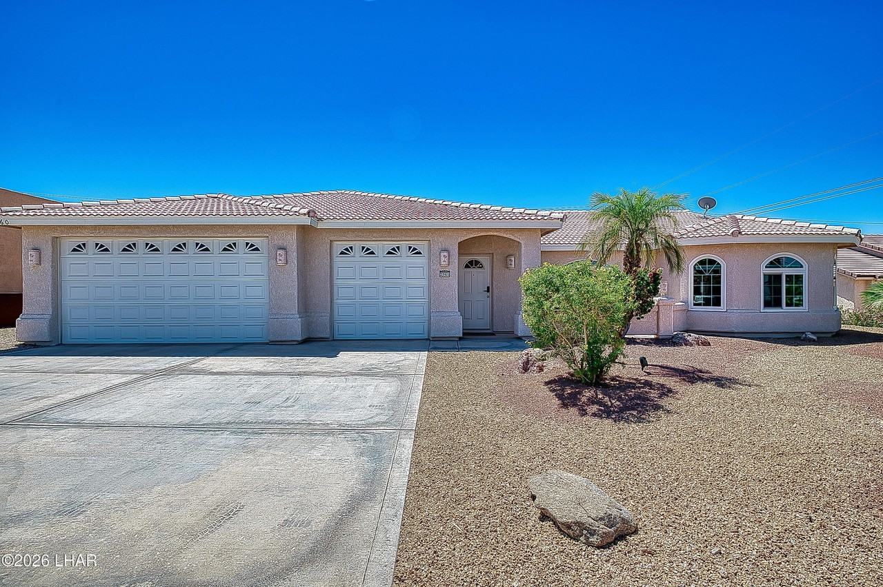 2960 War Eagle Dr - Photo 4 of 48