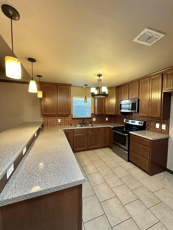2123 14th St #A - Photo 5 of 14