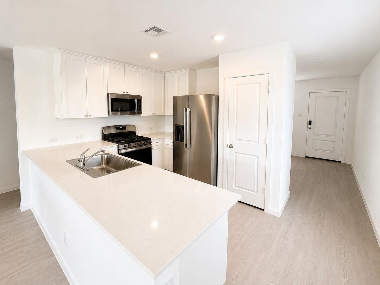 1507 Good Prairie Ave - Photo 4 of 22