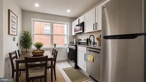 1615 28th Pl Se - Photo 3 of 6