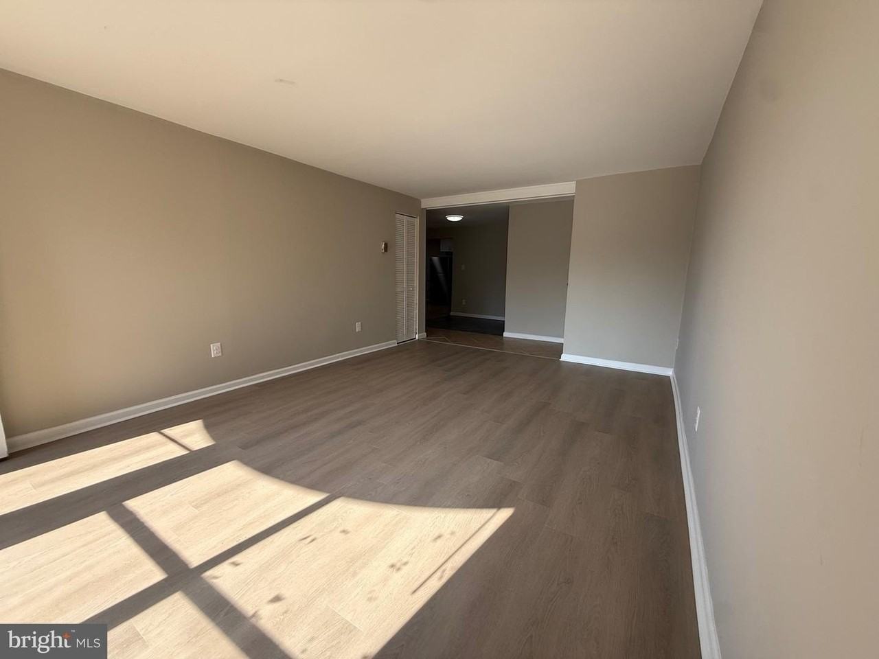 3339 Huntley Square Dr - Photo 3 of 8