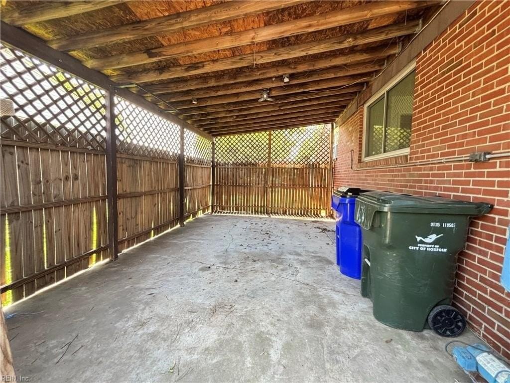 2901 E Malden Ave - Photo 2 of 20