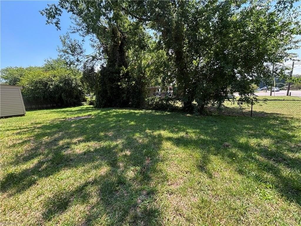 2901 E Malden Ave - Photo 3 of 20