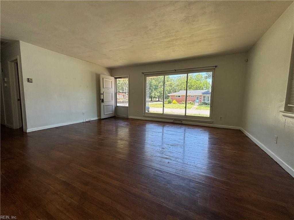 2901 E Malden Ave - Photo 6 of 20