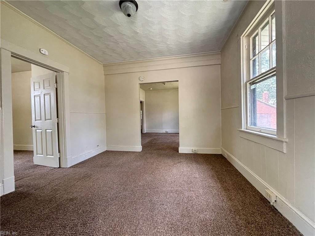 316 Constitution Ave - Photo 3 of 21