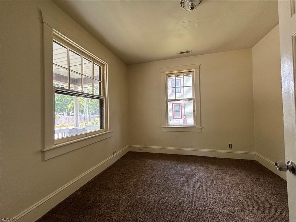 316 Constitution Ave - Photo 5 of 21