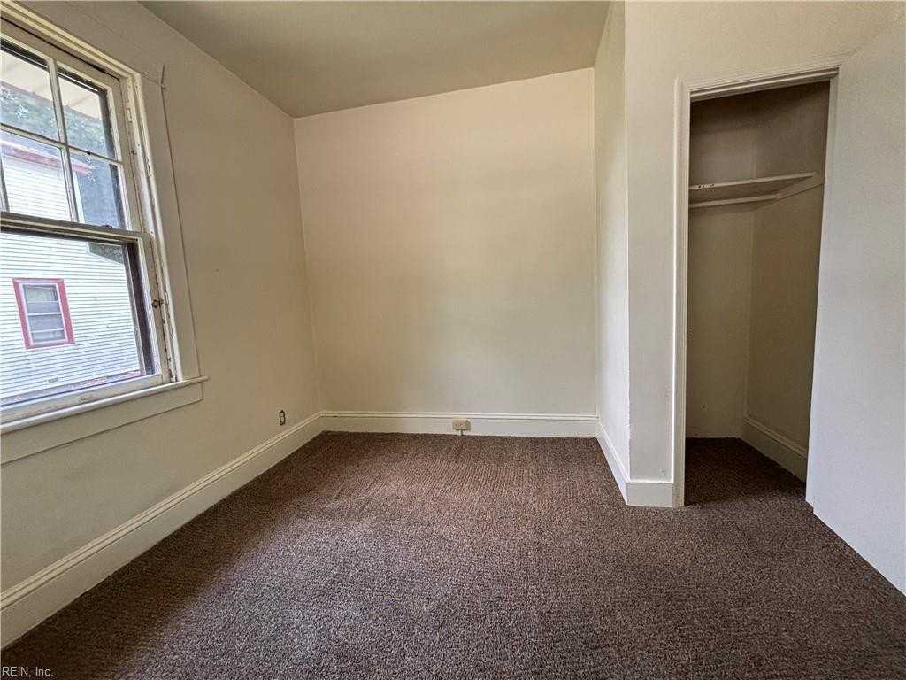 316 Constitution Ave - Photo 6 of 21