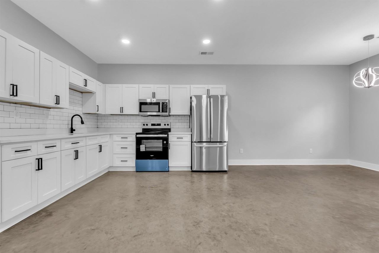 2132 Lyon Ave - Photo 5 of 23
