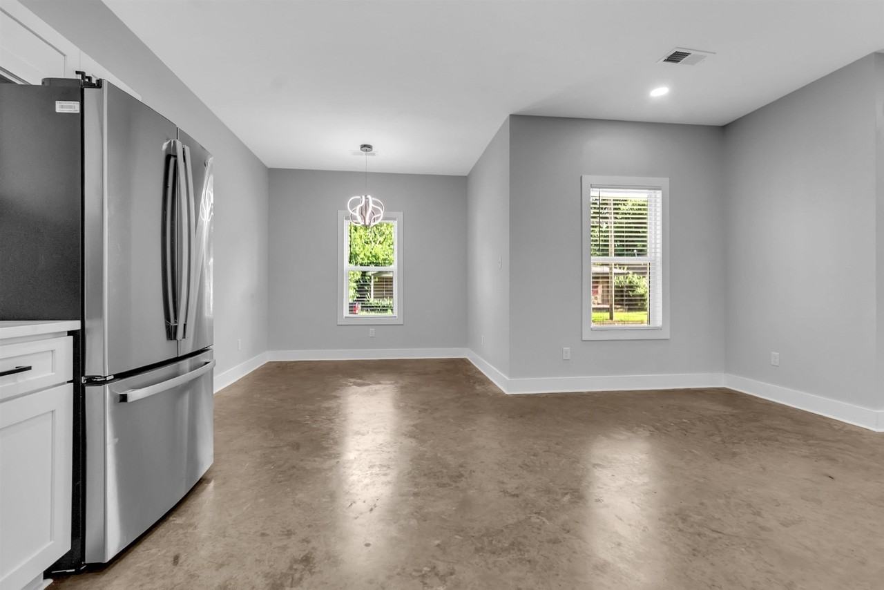 2132 Lyon Ave - Photo 7 of 23