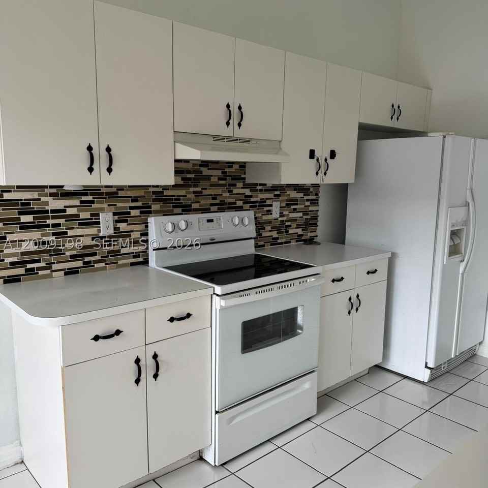21215 Ne 9th Ct #4 - Photo 4 of 8