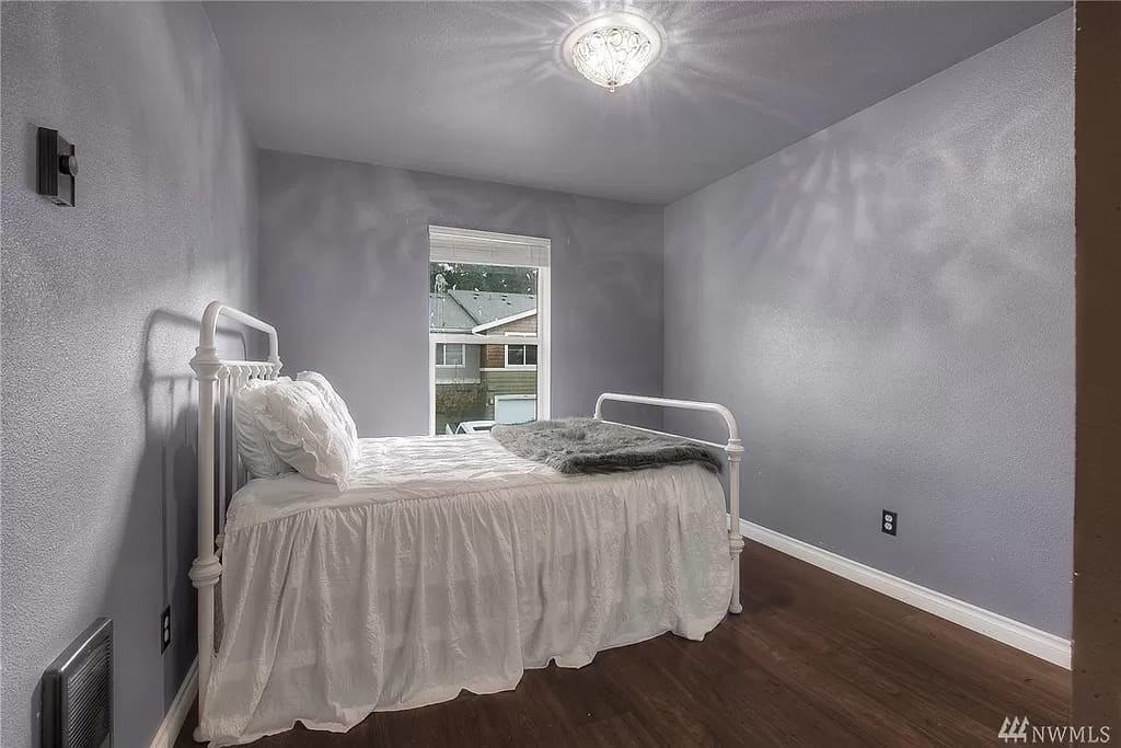 2168 Palisade Boulevard - Photo 3 of 11