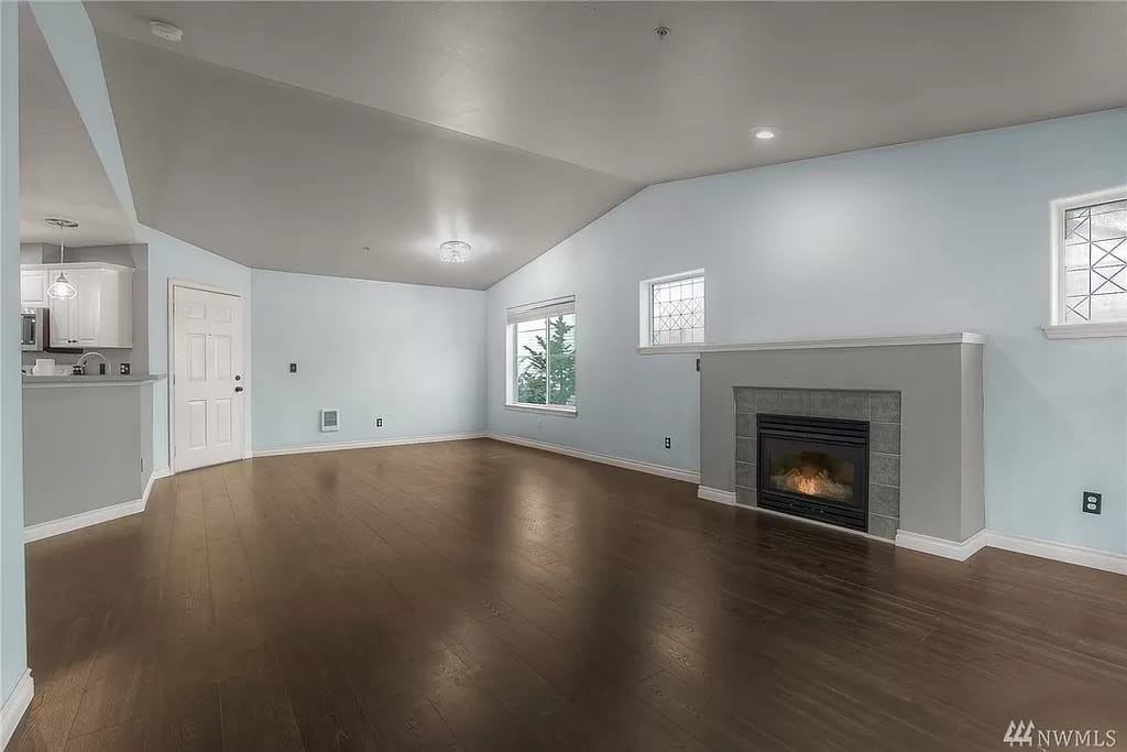 2168 Palisade Boulevard - Photo 4 of 11