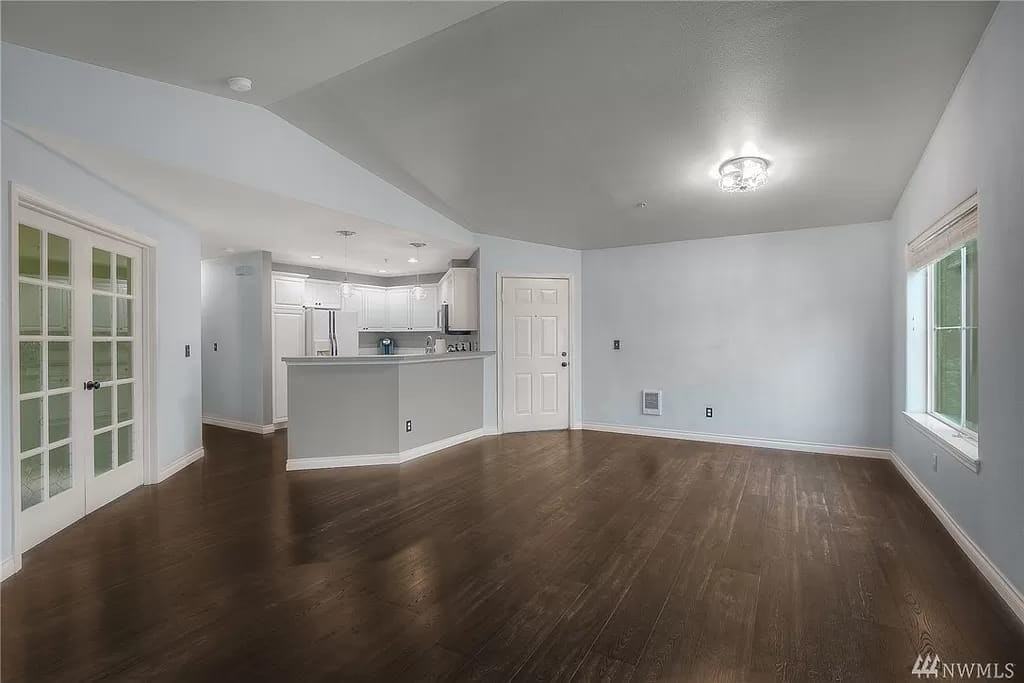 2168 Palisade Boulevard - Photo 5 of 11