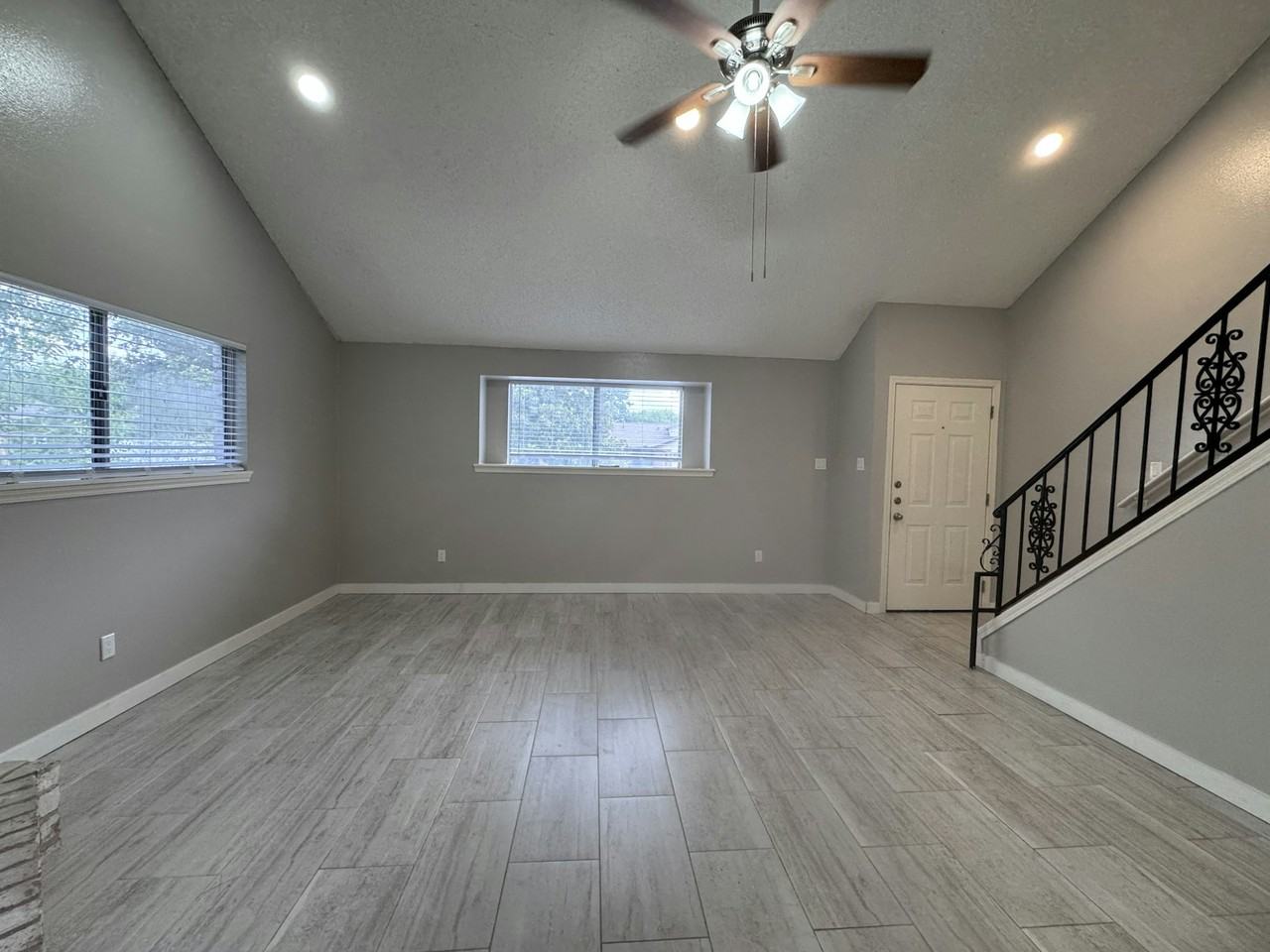 9414 Crystal Cove Circle - Photo 3 of 14