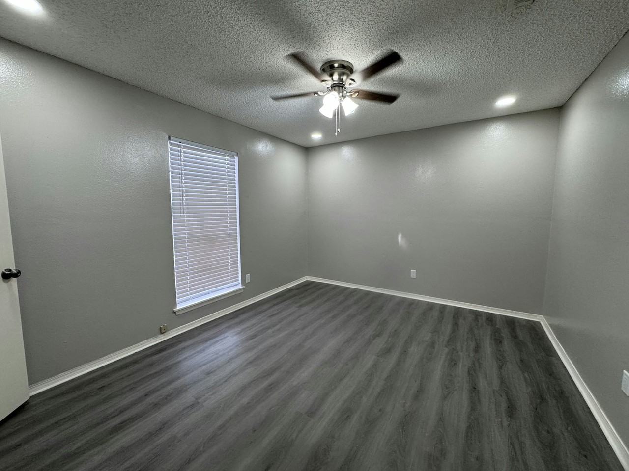9414 Crystal Cove Circle - Photo 4 of 14