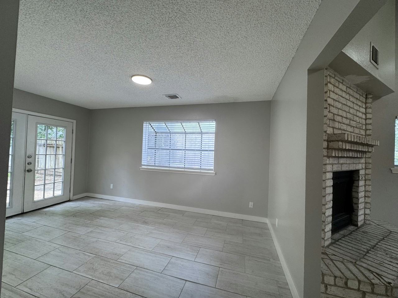 9414 Crystal Cove Circle - Photo 5 of 14