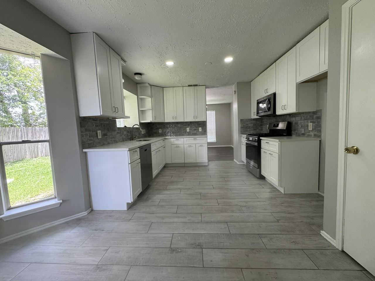 12303 Glenmeadow Drive - Photo 4 of 10