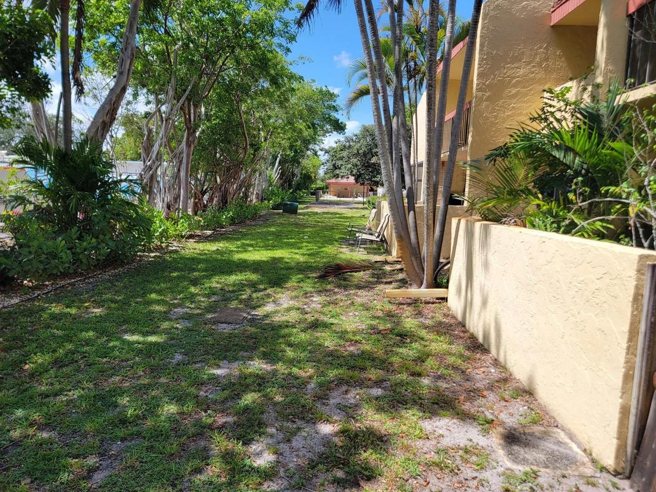 791 Se 1st Way - Photo 3 of 8