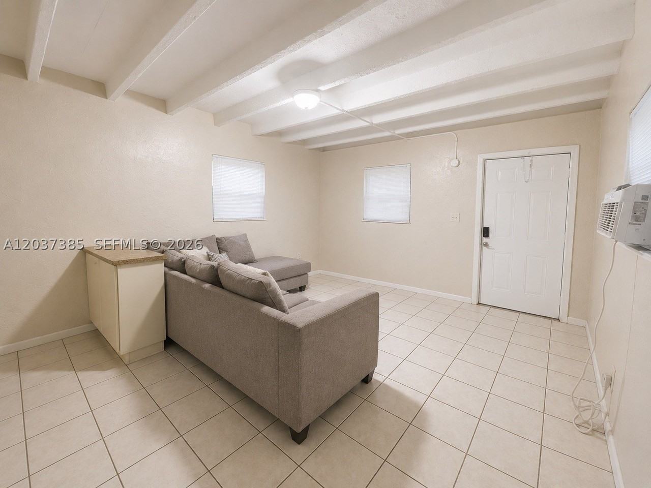 614 Sw 10th Ave #2 - Photo 4 of 8