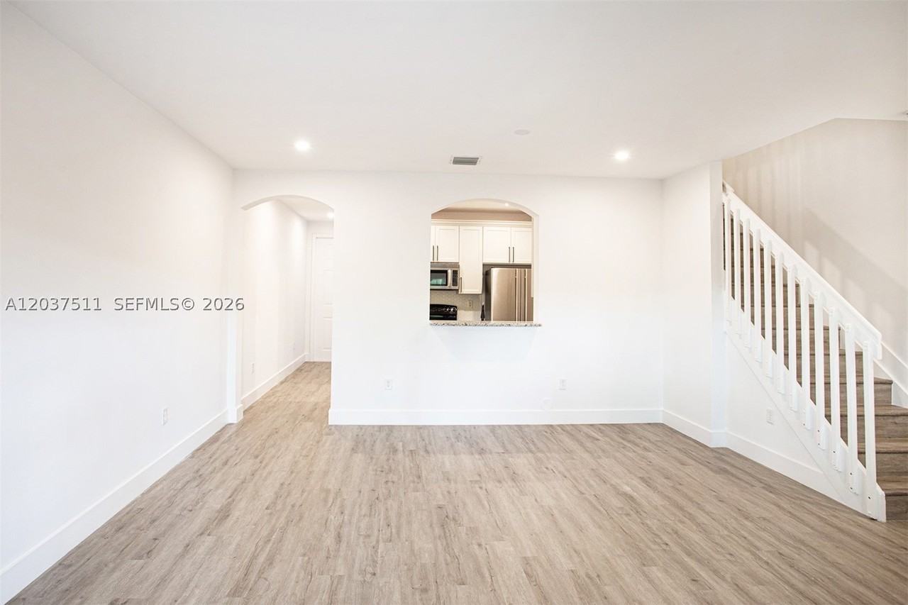 4234 Ne 9th St #4234 - Photo 5 of 20