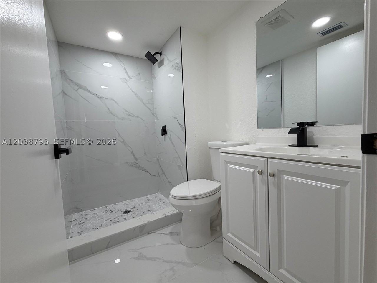 3540 N University Dr #C6 - Photo 7 of 9