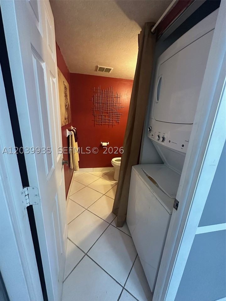 4158 Inverrary Dr #405 - Photo 7 of 19