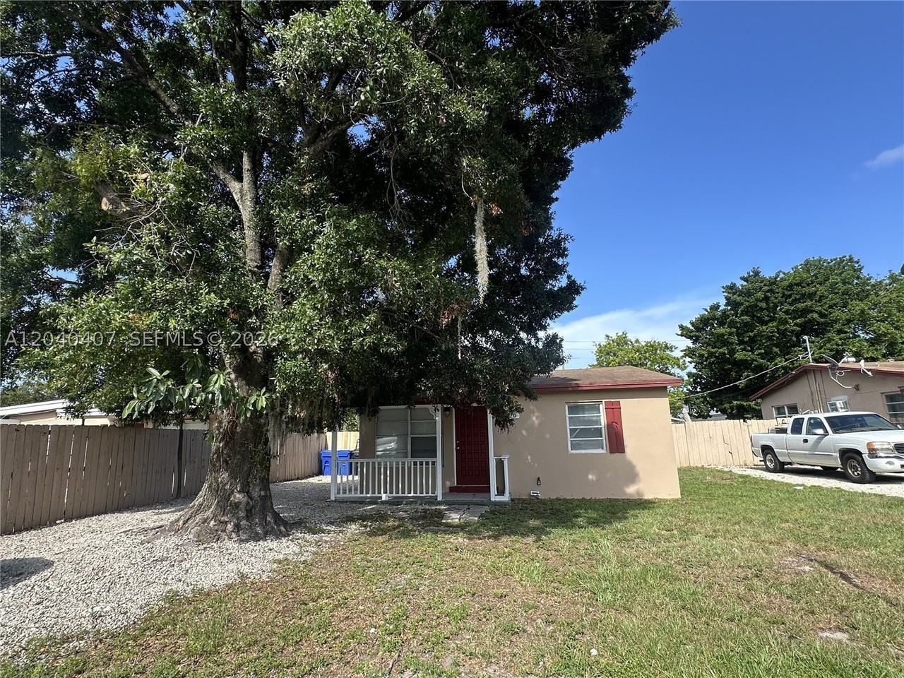 820 Nw 4th Ave - Photo 5 of 13