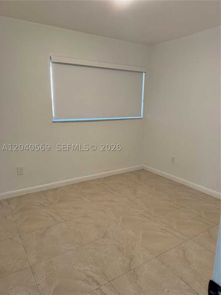 1025 Sw 6th Ave #2 - Photo 6 of 11