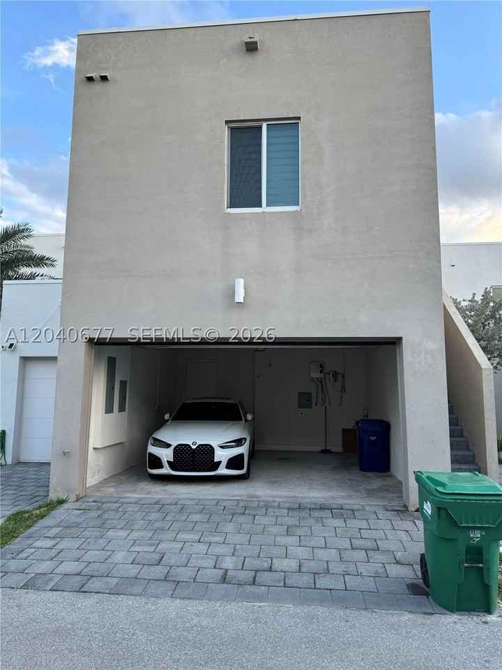 10421 Nw 66th St #10421 - Photo 2 of 33