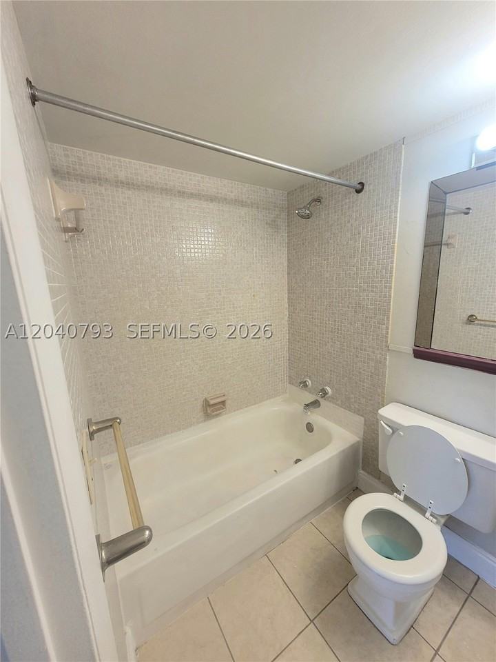 2025 Ne 164th St #319 - Photo 5 of 12