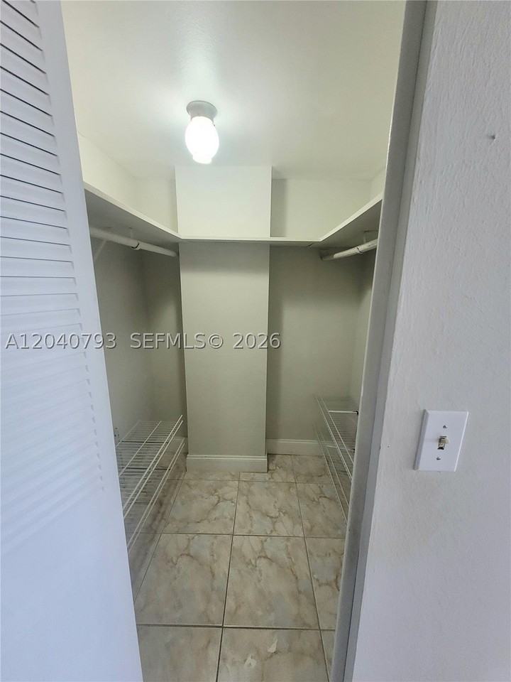 2025 Ne 164th St #319 - Photo 6 of 12
