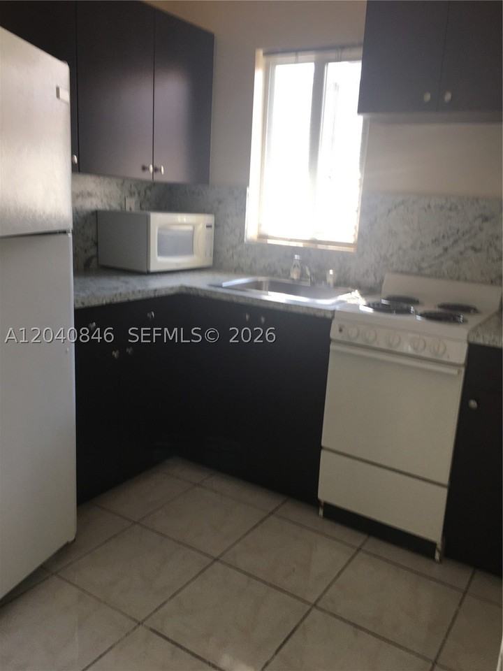 960 Biarritz Dr #2 - Photo 4 of 9