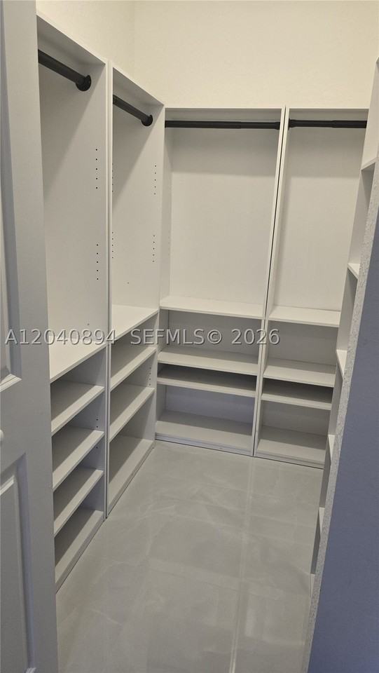 2248 Se 30th St #1 - Photo 4 of 18