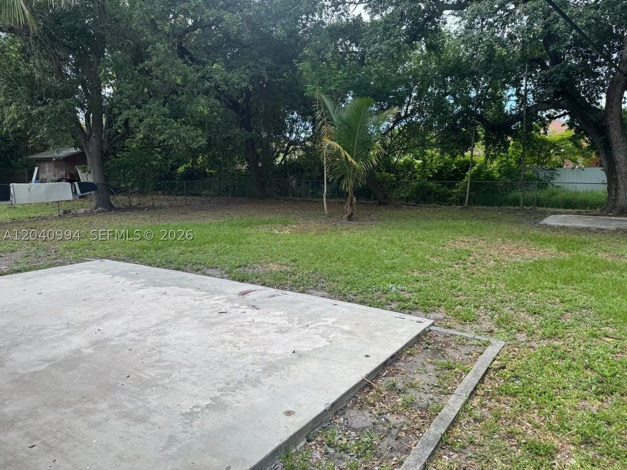 820 Ne 141st St - Photo 2 of 12