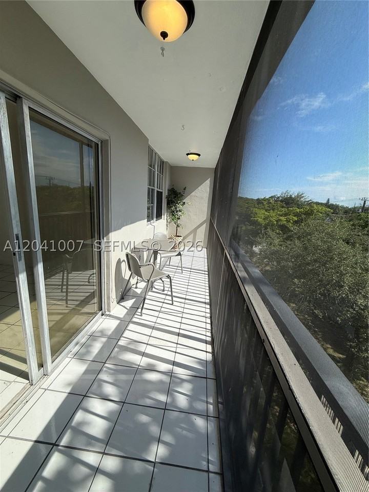 13455 Ne 10th Ave #410 - Photo 4 of 14