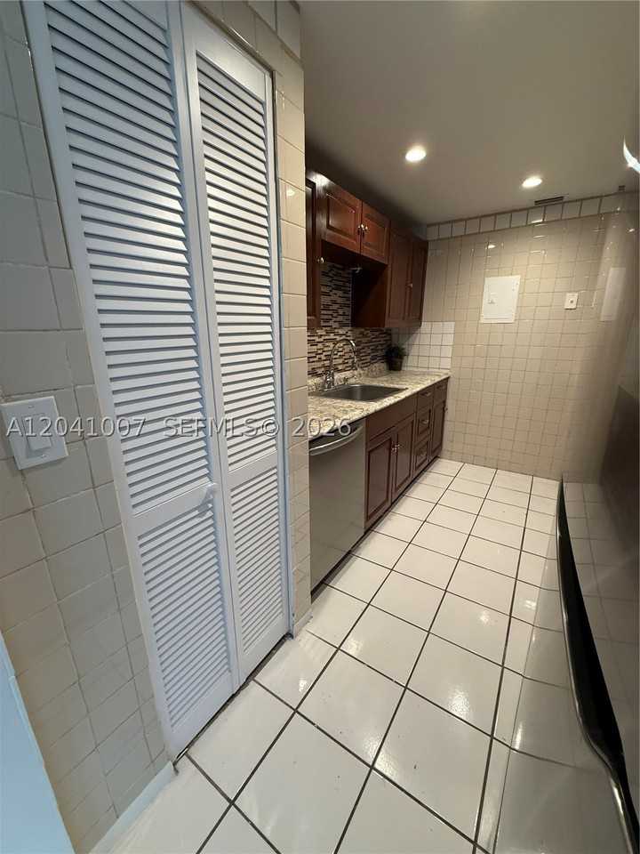 13455 Ne 10th Ave #410 - Photo 5 of 14