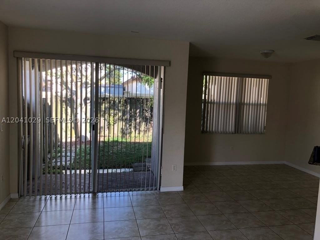 11823 Sw 152nd Ct - Photo 5 of 20