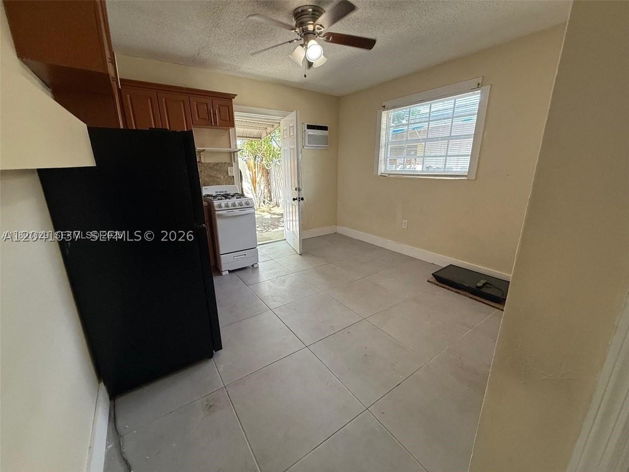 2339 Nw 35th St #EFF - Photo 7 of 11