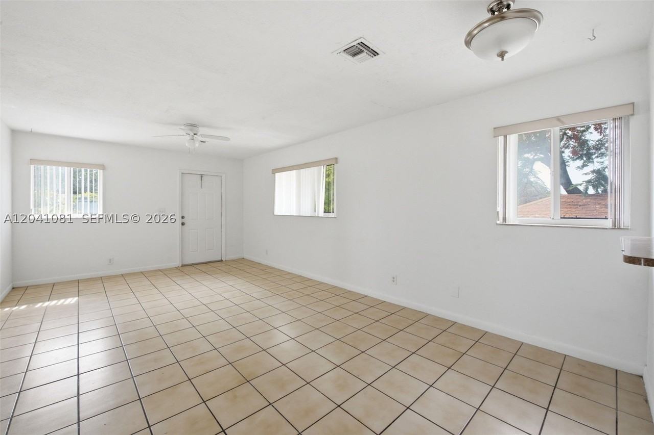 7521 Nw 1st Ave #7523 - Photo 3 of 15