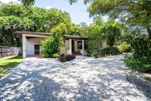 featured image of 1691 Ne 143rd St #0