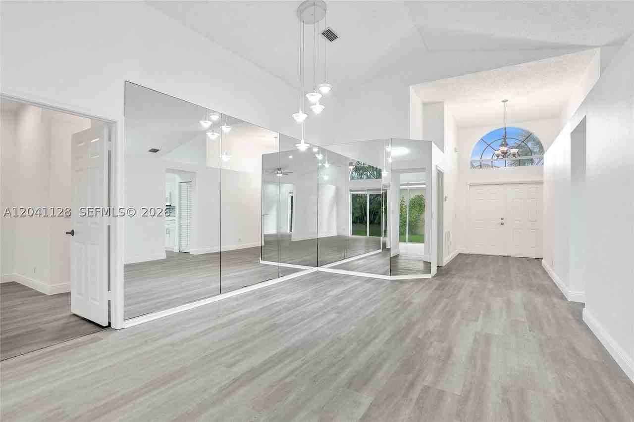 6931 Nw 34th St #6931 - Photo 7 of 38