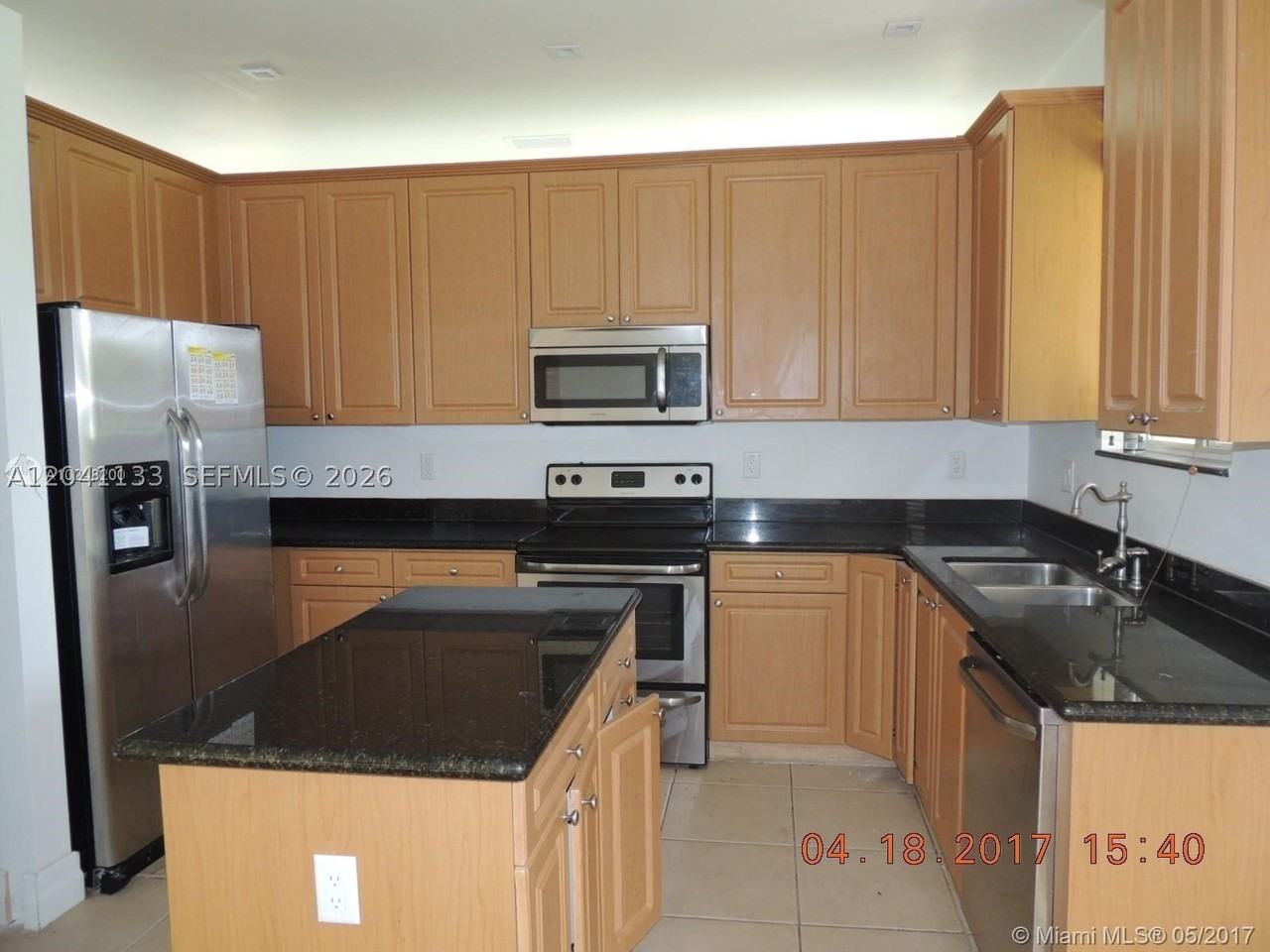1926 Se 23rd Ct #1926 - Photo 3 of 14