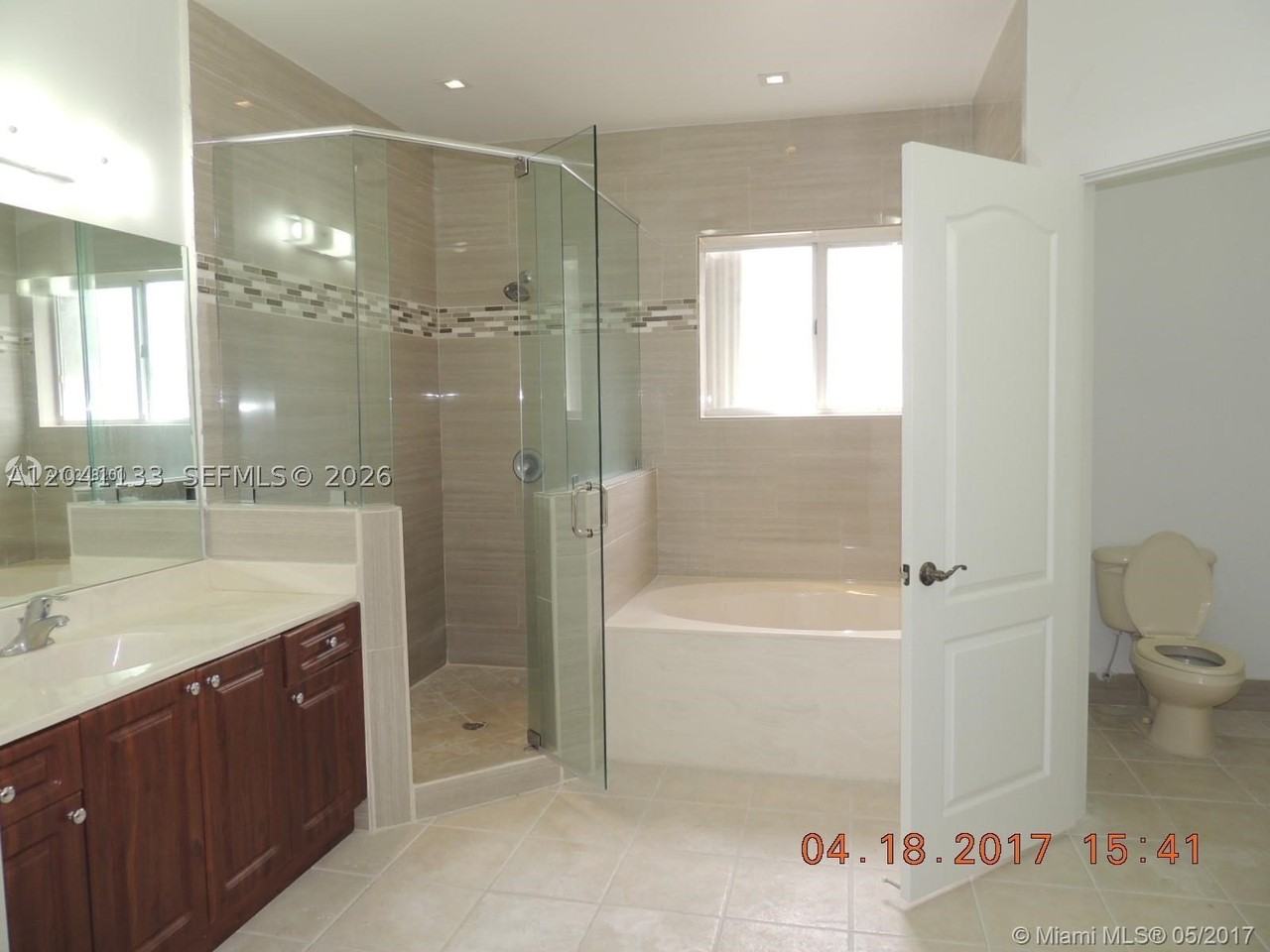 1926 Se 23rd Ct #1926 - Photo 7 of 14